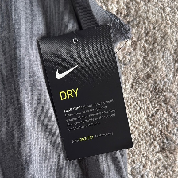 Nike Tank Top - Picture 2 of 4